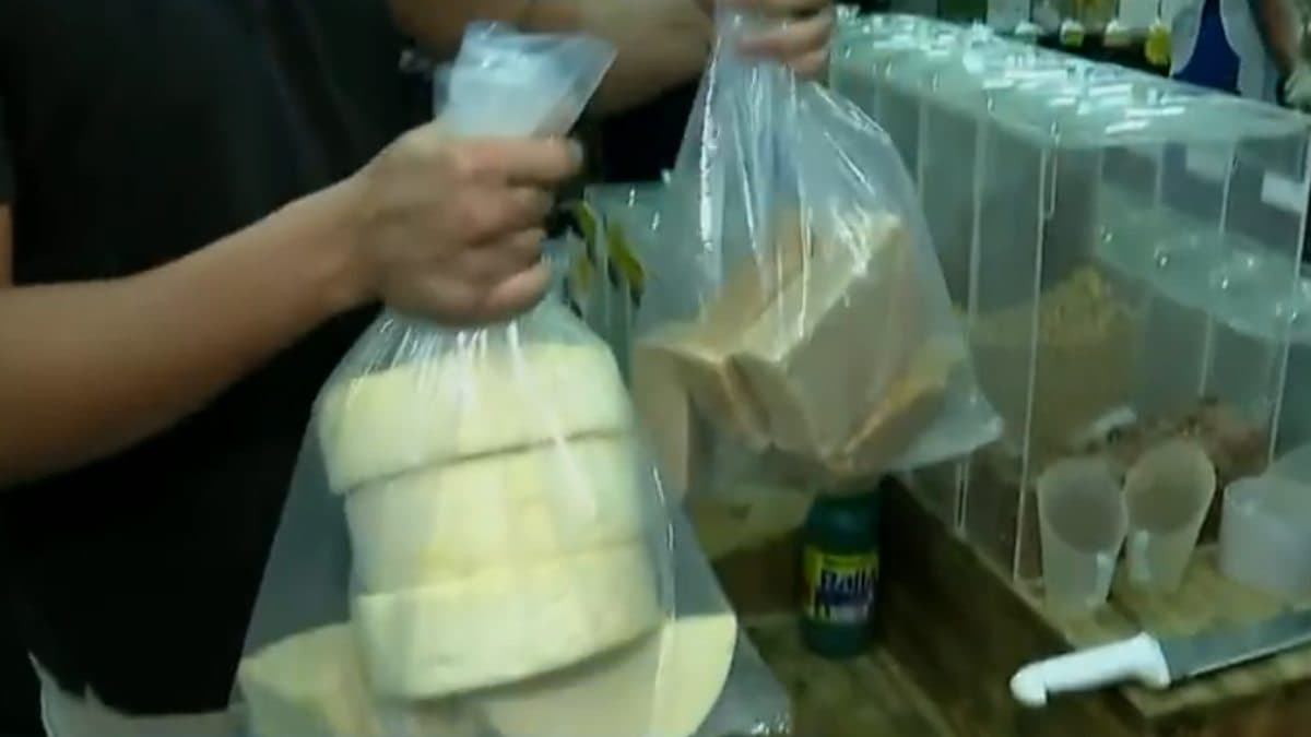 Fiscalização no Mercadão de Ribeirão Preto interdita queijos pelo 2º dia; lojistas reclamam de perseguição