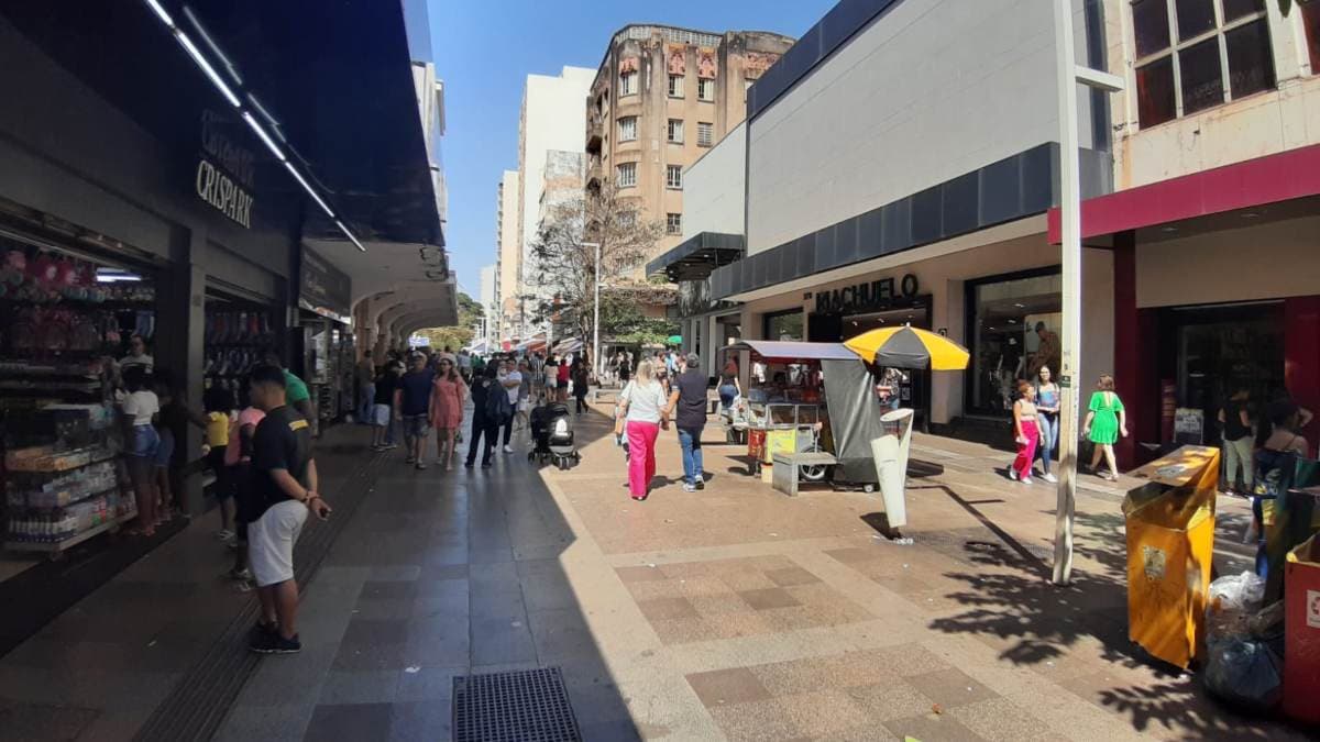 Bancos reabrem, mas Prefeitura mantém ponto facultativo: Veja o que funciona e o que fecha em Ribeirão nesta sexta (21)